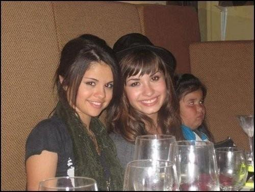 selena gomez rare personal pictures. Demi Lovato And Selena Gomez
