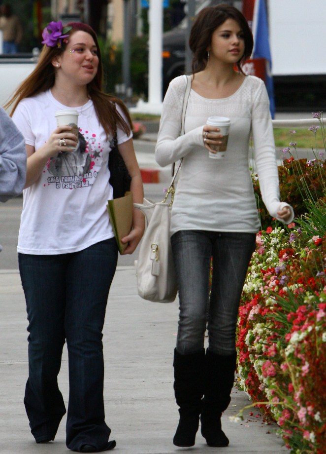 Selena Gomez and her Wizards of Waverly Place costar Jennifer STONE stop for